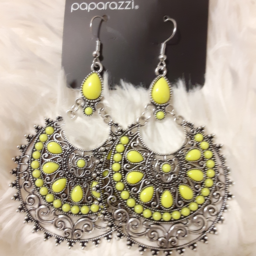 3 earrings bundle - Picture 7 of 7